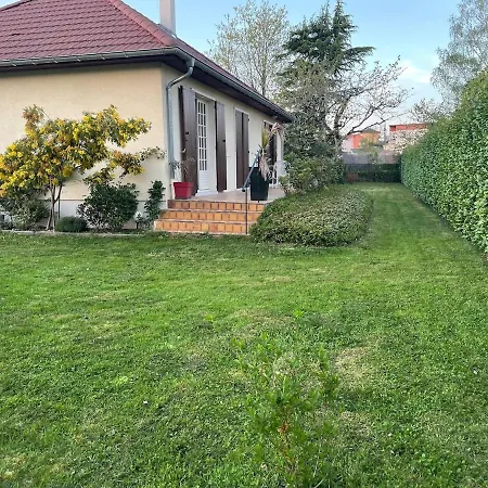 Villa House With Garden Pérouges